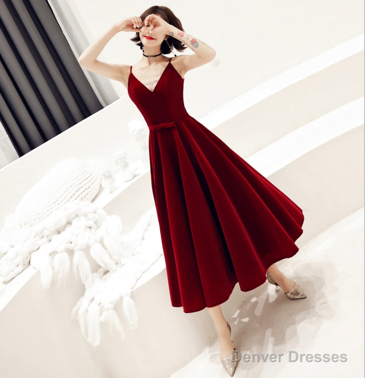 Simple v neck velvet short prom dress party dress Main image