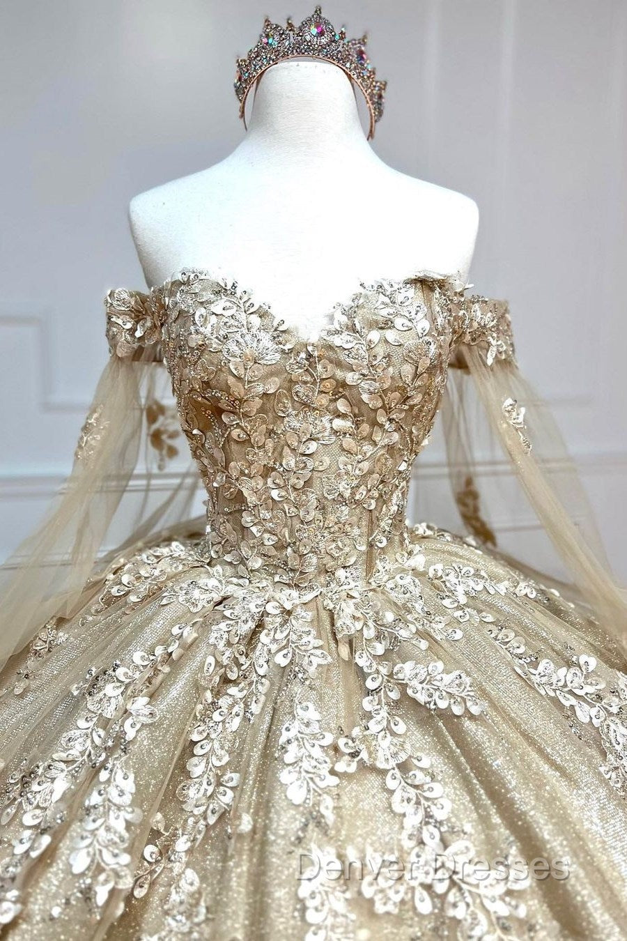 Glamorous Gold Sweetheart Ball Gown with Cape Sleeves Quinceanera Dress Secondary image