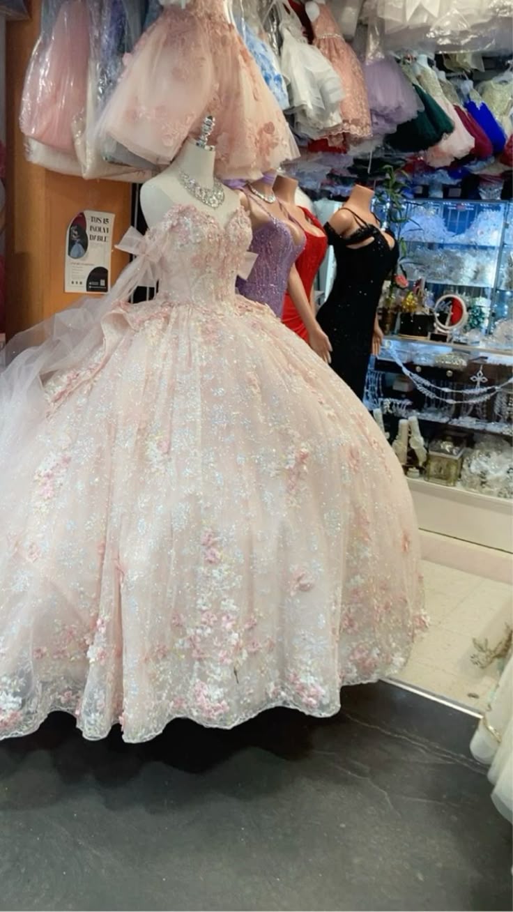 Gorgeous Pink Applique Ball Gowns Tulle Lace Off-The-Shoulder Long Quinceanera Dress Tulle Sweet Birthday Dress Main image