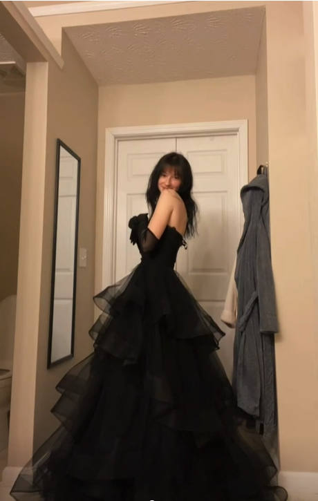 Princess A Line Sweetheart Neck Black Tiered Tulle Long Prom Dress Evening Dress Main image