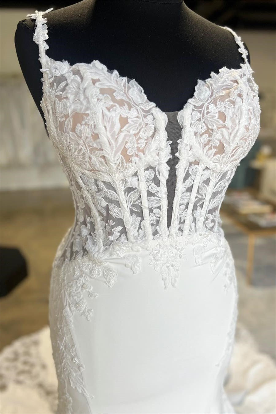 Gorgeous Spaghetti-Straps Sleeveless Mermaid Wedding Dress Appliques Lace Open Back With Buttons Secondary image