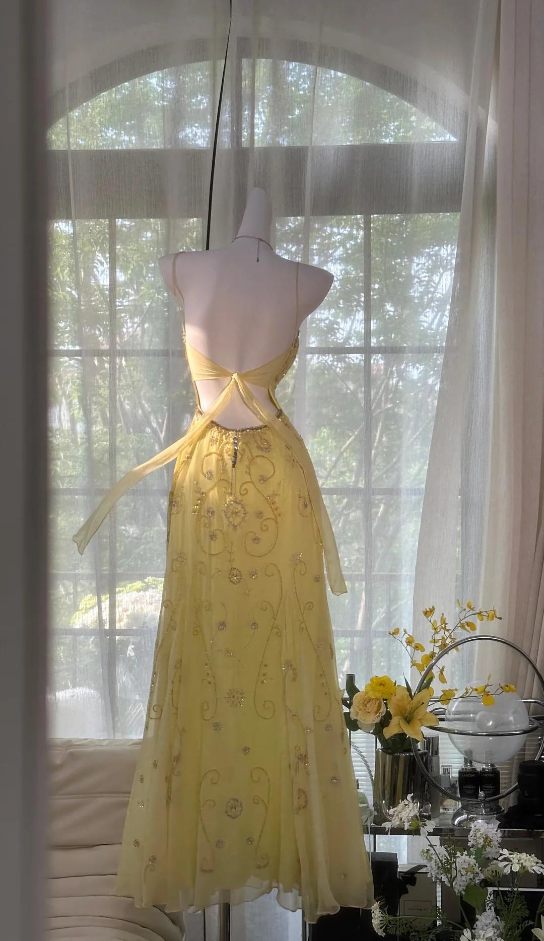 Gorgeous Butter Yellow Spaghetti Straps A-Line Tulle Beaded Long Prom Dress Backless Evening Gowns