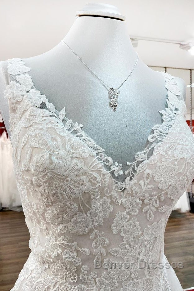 Graceful Long A-line Tulle V Neck Lace Open Back Wedding Dress