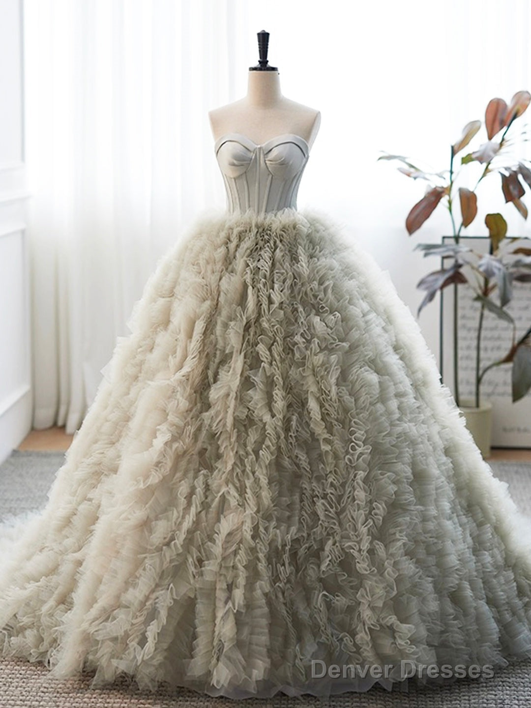 Gray Strapless Tulle Long Prom Dress, Beautiful A-Line Sweetheart Neck Formal Evening Dress Main image