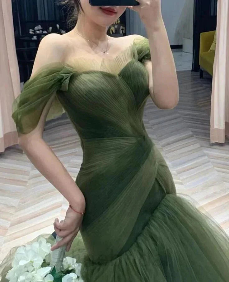 Green Beautiful Elegant Long Tulle Off-Shoulder Ball Gown Evening Dress