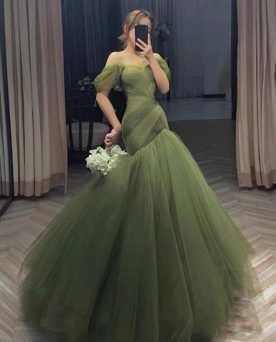 Green Beautiful Elegant Long Tulle Off-Shoulder Ball Gown Evening Dress