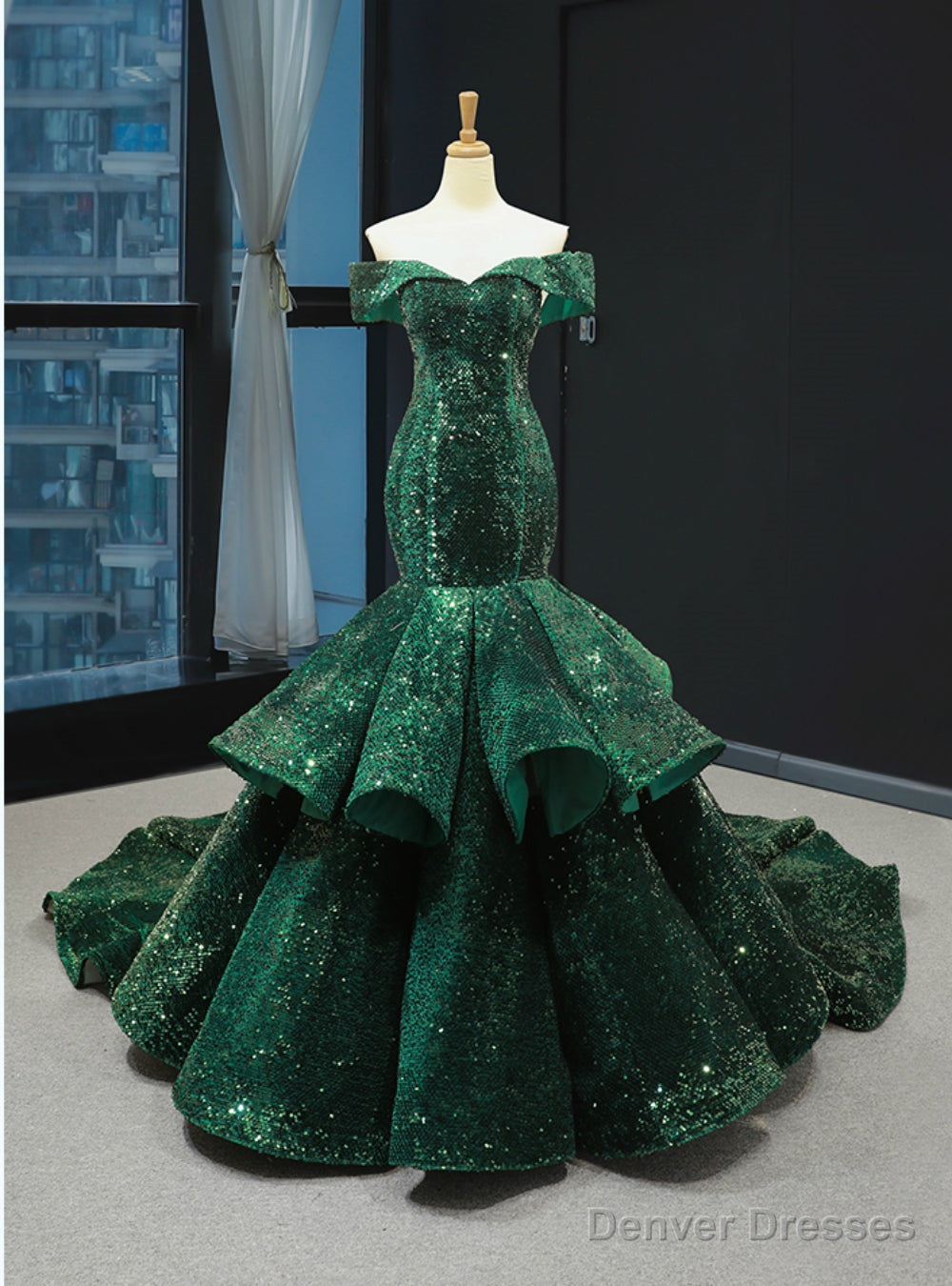 Green Mermaid Sequins Off the Shoulder Luxury Prom Dress With Train Main image