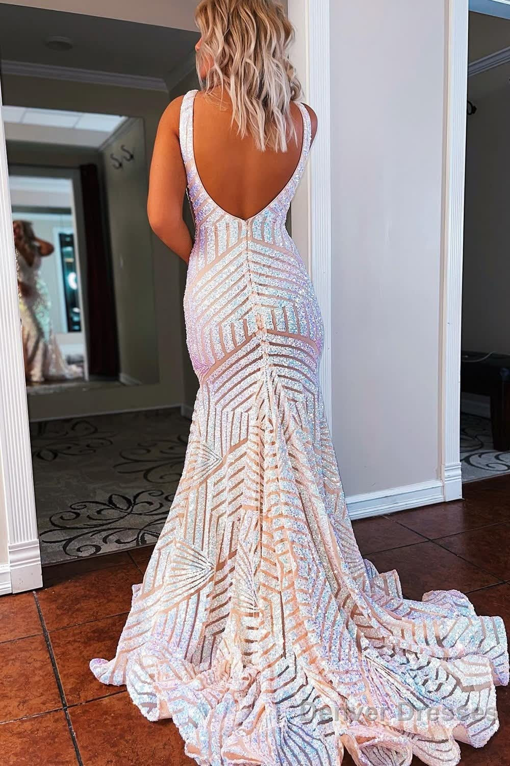 Green Sequins One Shoulder Tight Homecoming Dress