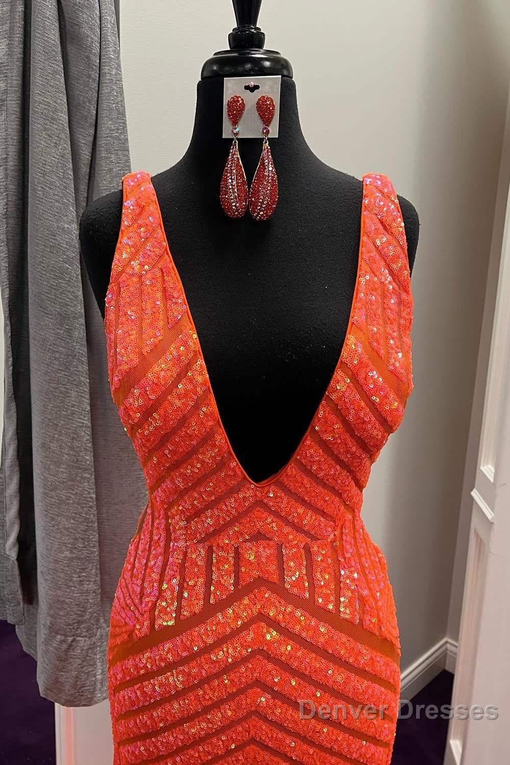 Green Sequins One Shoulder Tight Homecoming Dress Secondary image