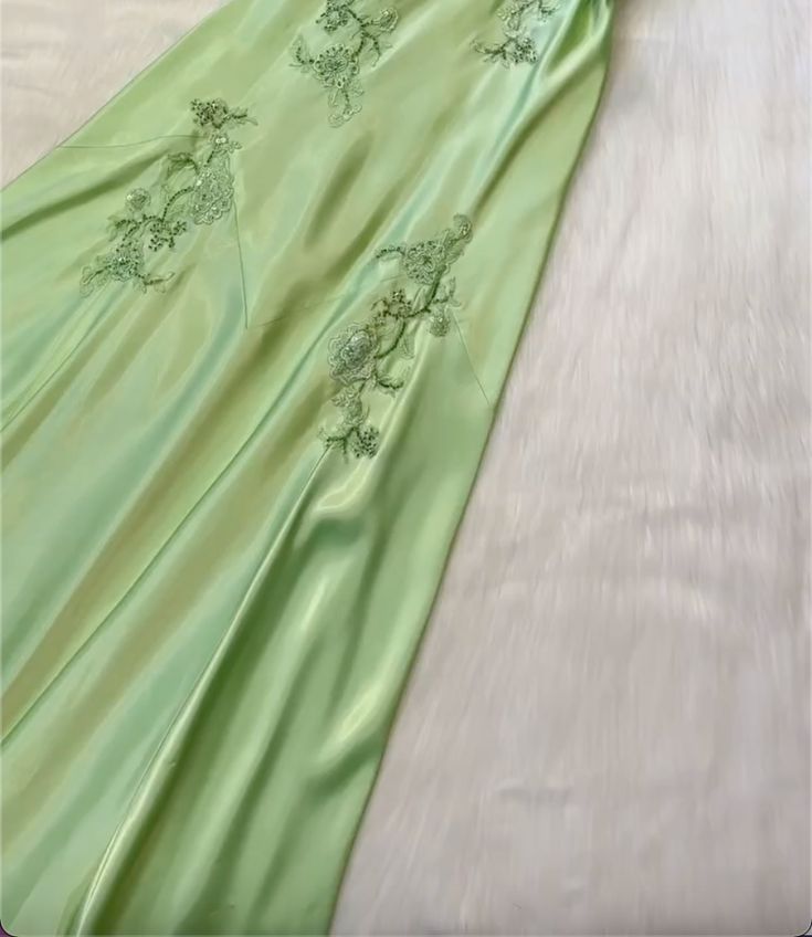 Green V-Neck Exquisite Embroidery Long Satin Ball Gown Evening Dress