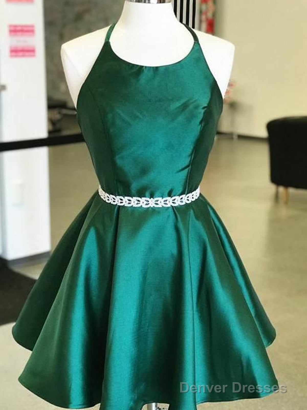 Halter Neck Short Emerald Green Prom Dresses, Short Green Formal Homecoming Graduation Dresses Main image