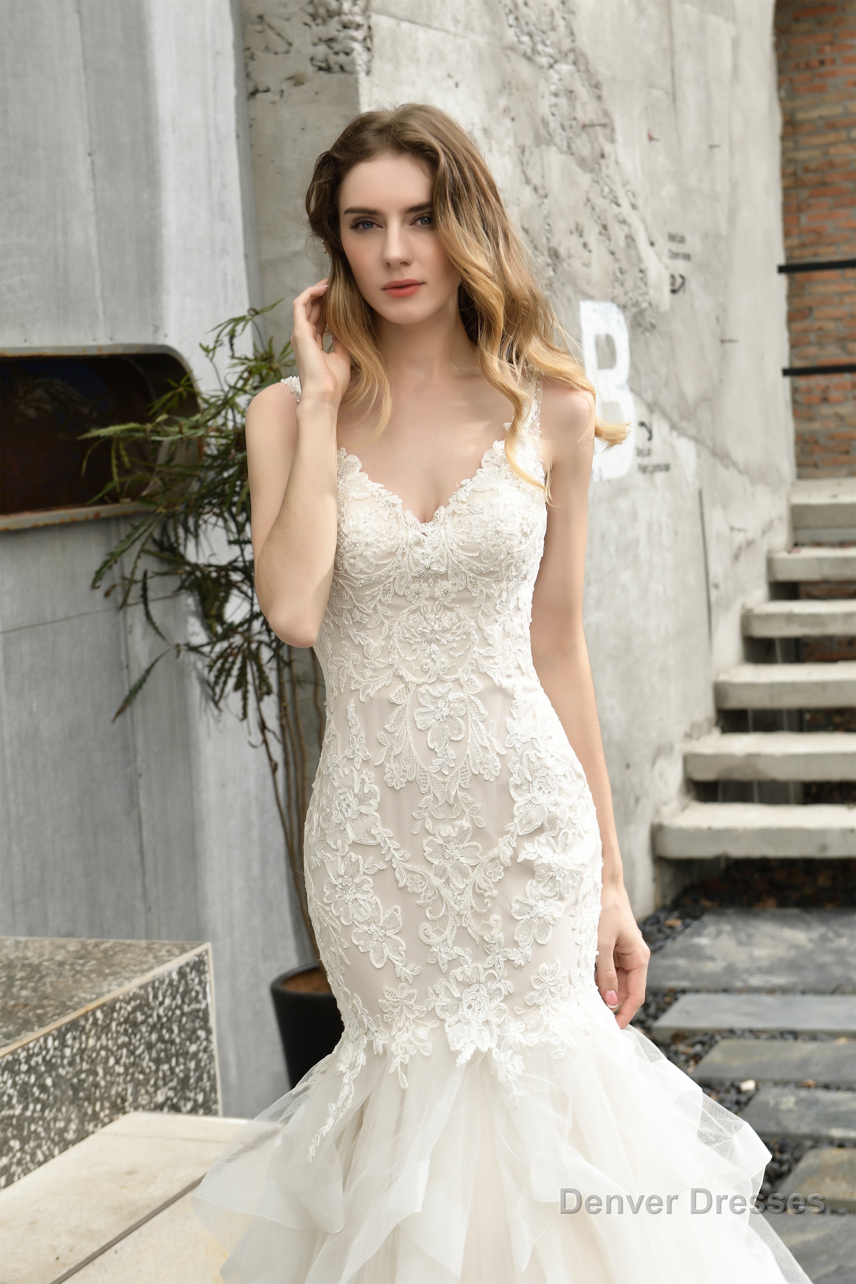 Ivory Mermaid Tulle Lace Appliques V-neck Wedding Dresses with Cascading Ruffles