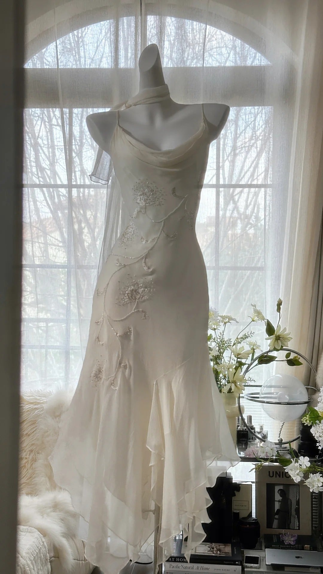 Ivory White Elegant Fashion Exquisite Floral Beading Long Chiffon Ball Gown Evening Dress Party Dress Main image