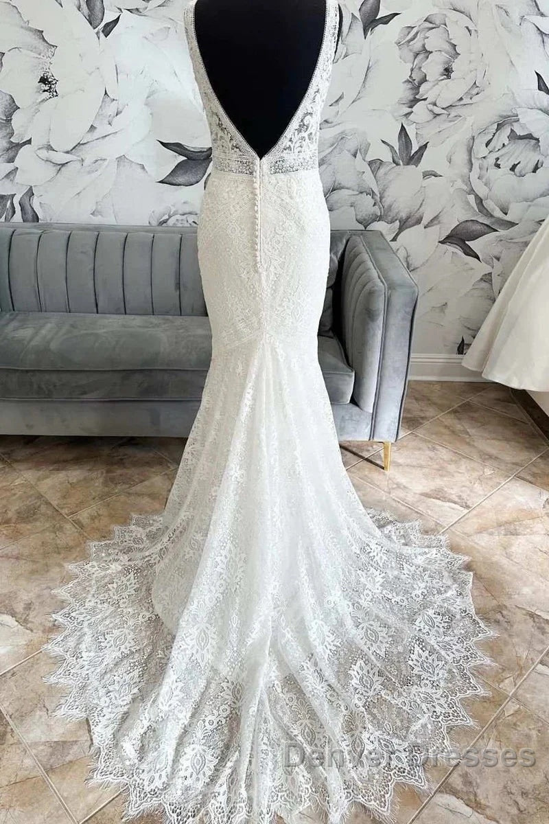 Lace Open Back Mermaid Long Wedding Dress Secondary image