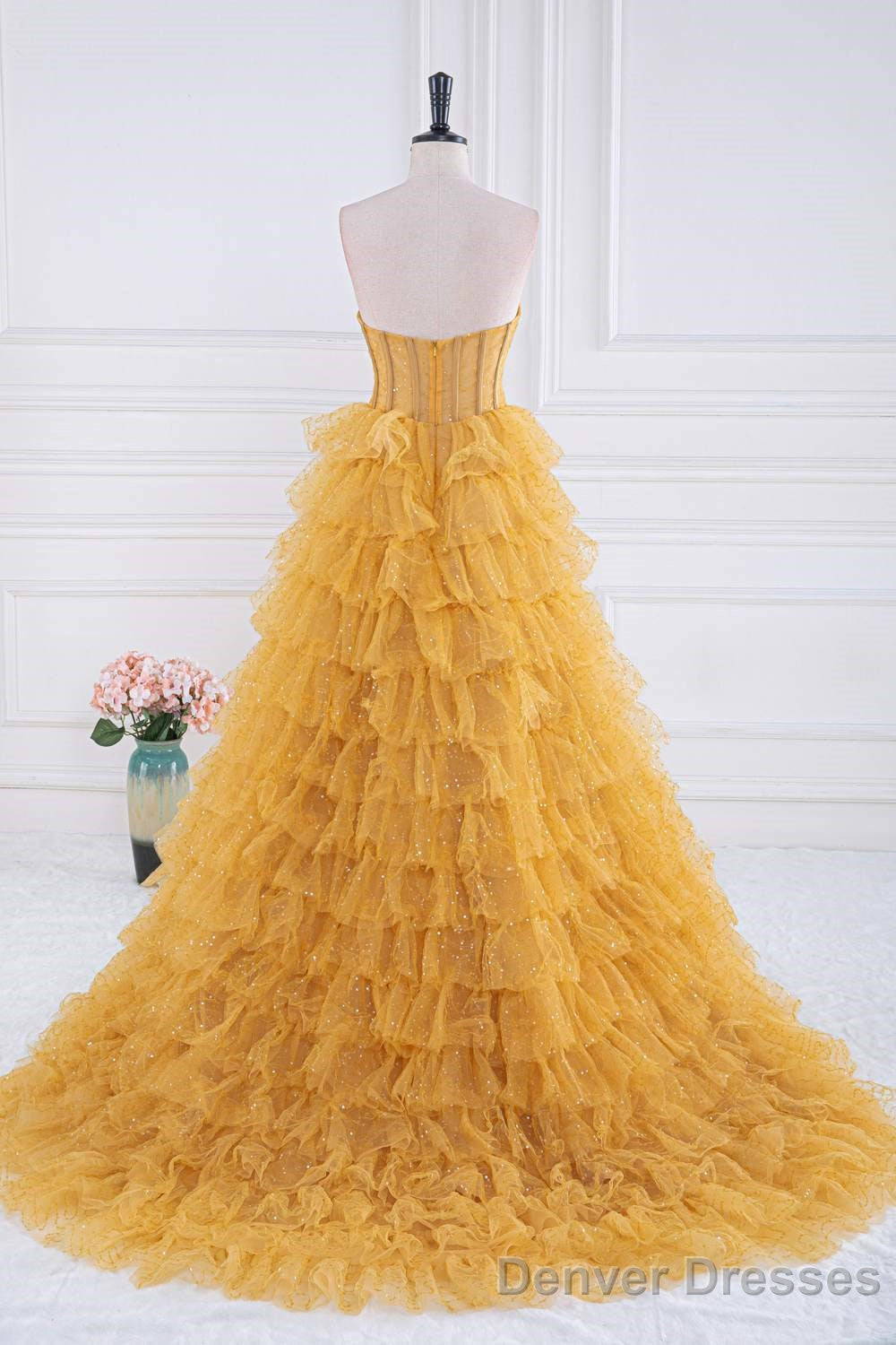 Layers Tulle Yellow Prom Dresses With Ruching Bodice Secondary image