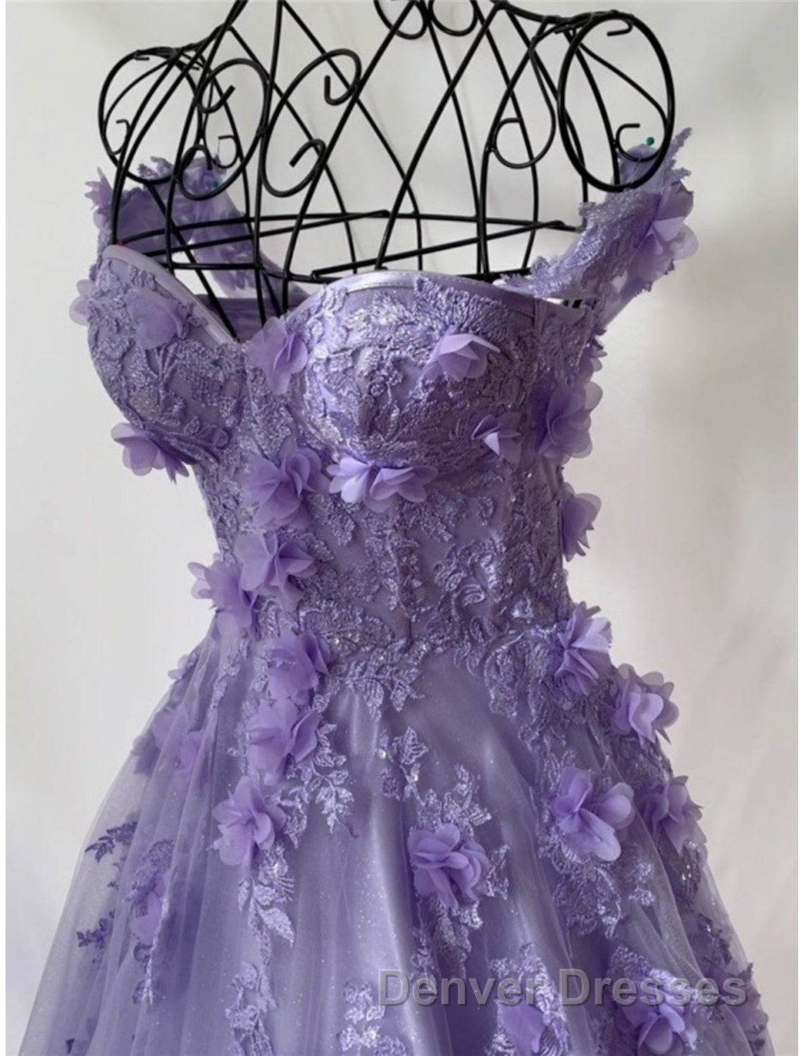 A-Line Prom Dress Elegant Dress Formal Sweep / Brush Train Sleeveless Sweetheart Tulle with Pleats Sequin Appliques