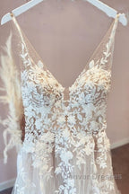 Long A-Line Appliques Lace Spaghetti Straps Sweetheart Tulle Wedding Dress
