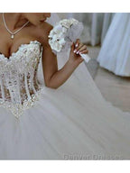 Long Ball Gown Strapless Lace Tulle Wedding Dress