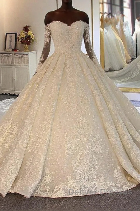 Long Ball Gown Sweetheart Lace Beading Wedding Dress with Sleeves