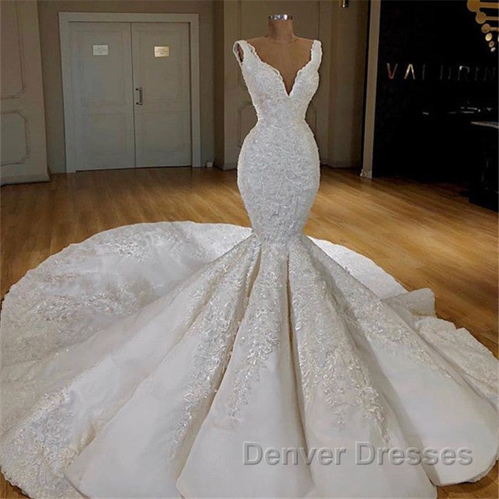 Long Mermaid V-neck Lace Wedding Dress Secondary image