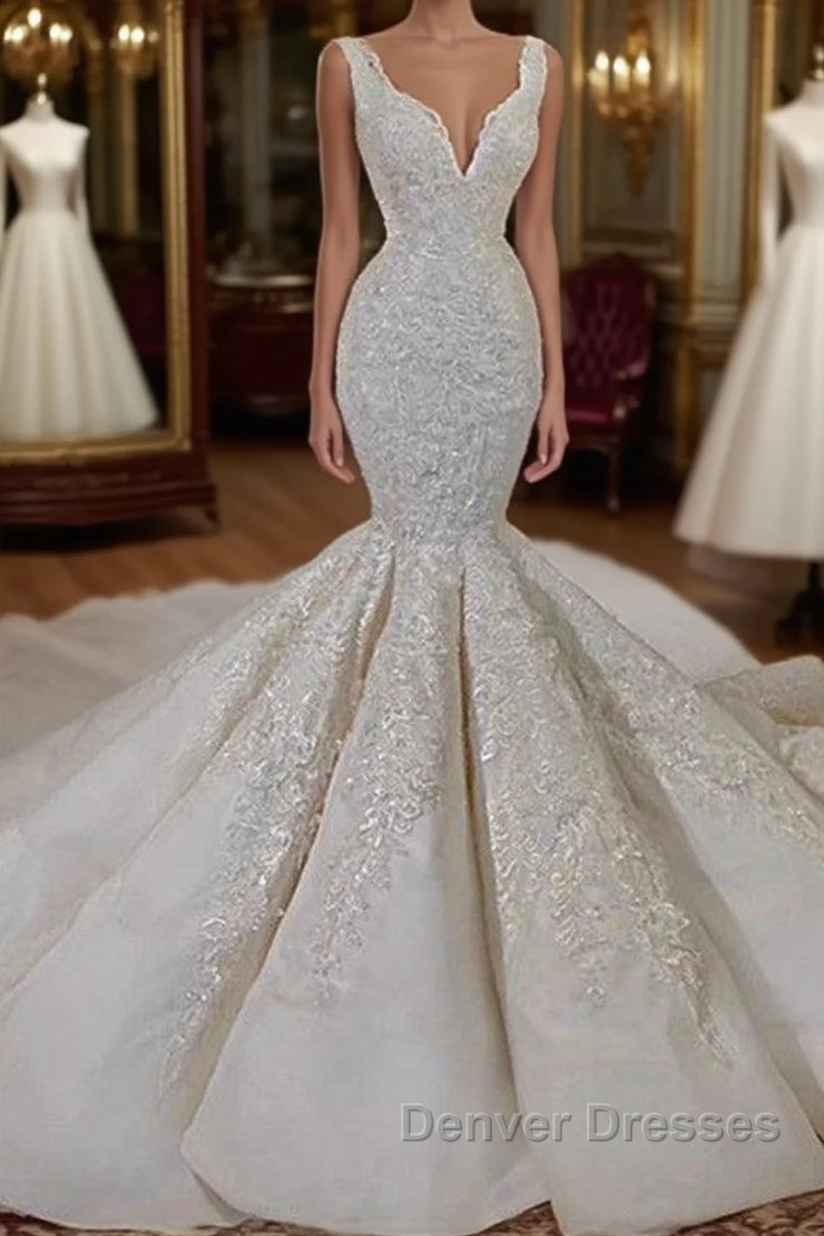 Long Mermaid V-neck Lace Wedding Dress Main image