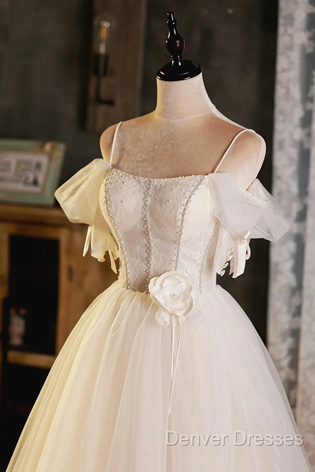Lovely Spaghetti Strap Tulle Short Prom Dress, Light Champagne A-Line Evening Party Dress Secondary image