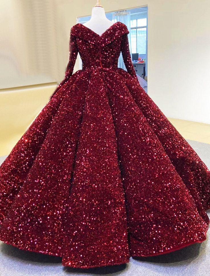 Luxurious And Exquisite Long  Ball Gown Main image