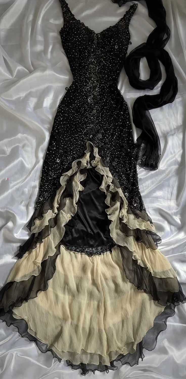 Luxury Beaded Mermaid Prom Dress, V-Neck Ruffle Party Dress Secondary image