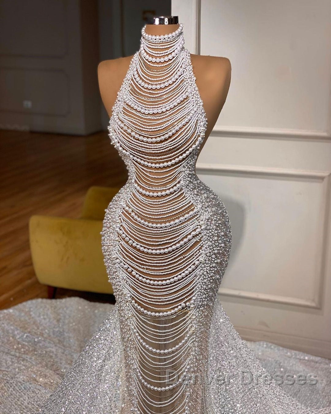 Luxury Long Mermaid Halter Beading Sleeveless Wedding Dress With Pearls Secondary image