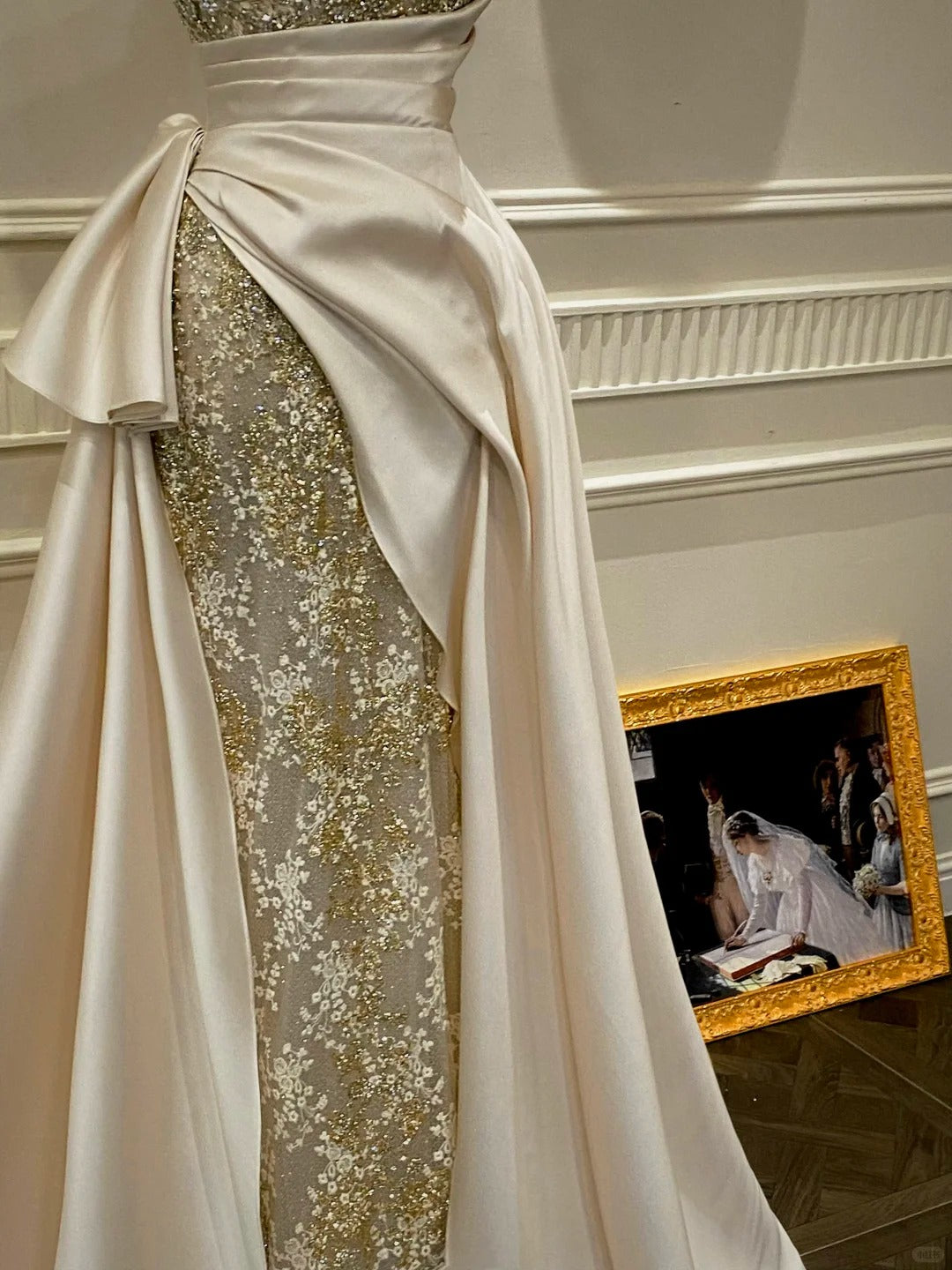 Luxury Slim-Fit Strapless Lace Satin Train Prom Dress Evening Dress Wedding Dress