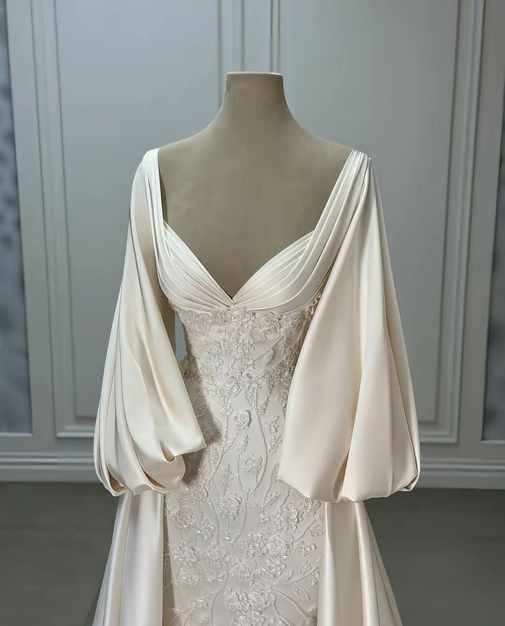 Luxury Wedding Dress, Ivory Satin Lace A-Line Bridal Gowns Secondary image