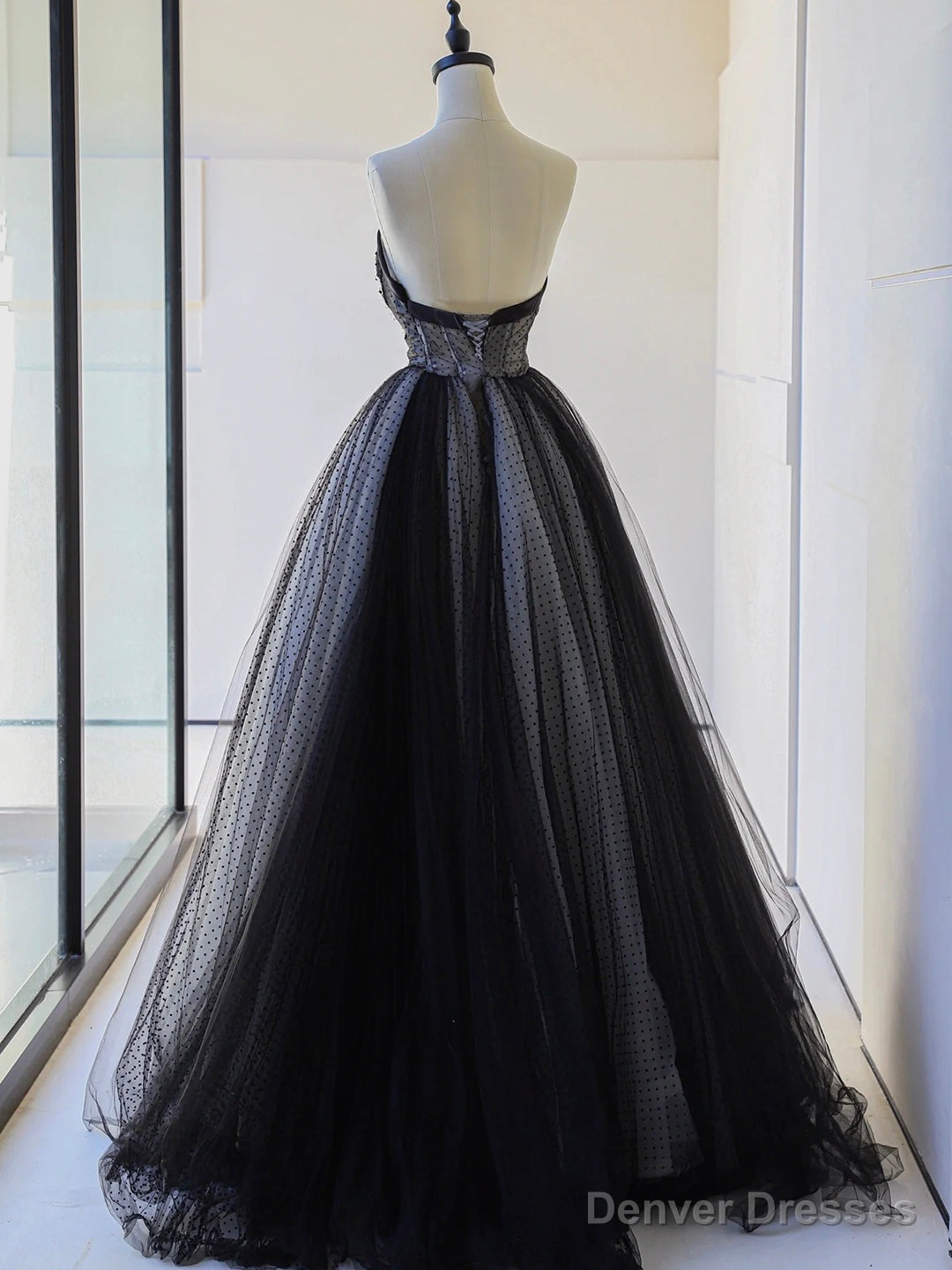 Black Strapless Tulle Lace Long Prom Dress, Black A-Line Sweetheart Neck Evening Party Dress Main image