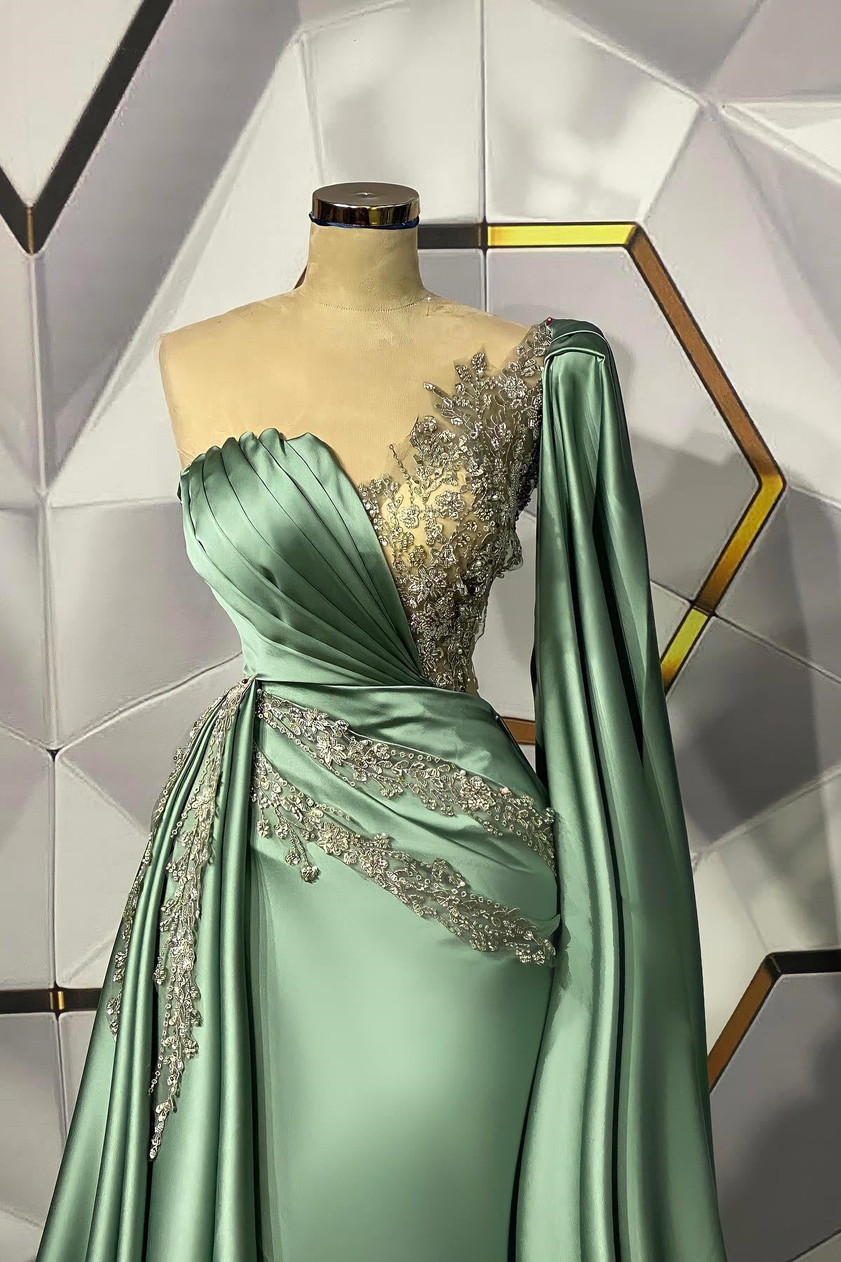 Mermaid Asymmetrical Floor-Length Appliques Lace With Shawl Prom Dress