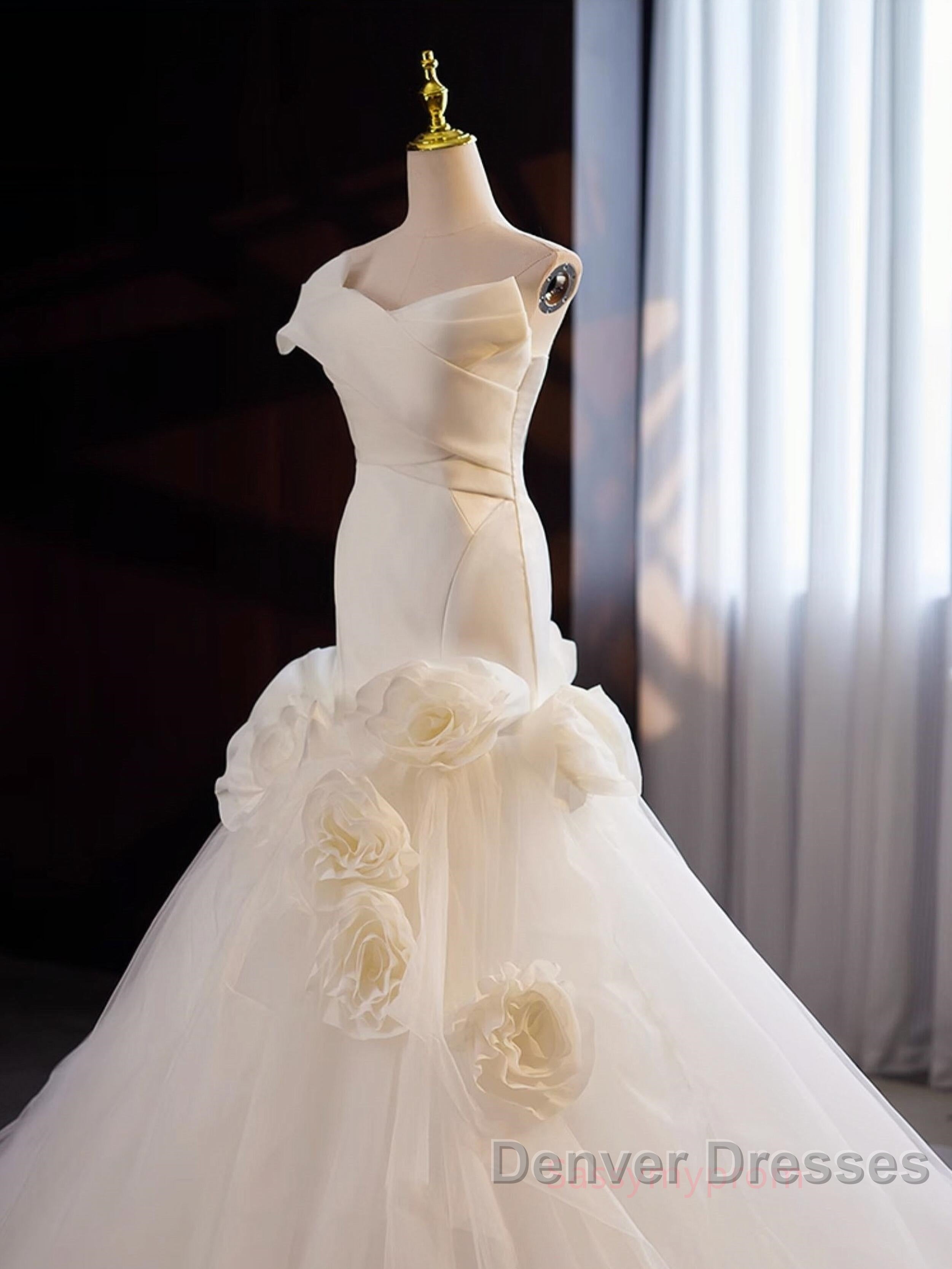 Mermaid Satin & Tulle Flowers Pleats Wedding Dress