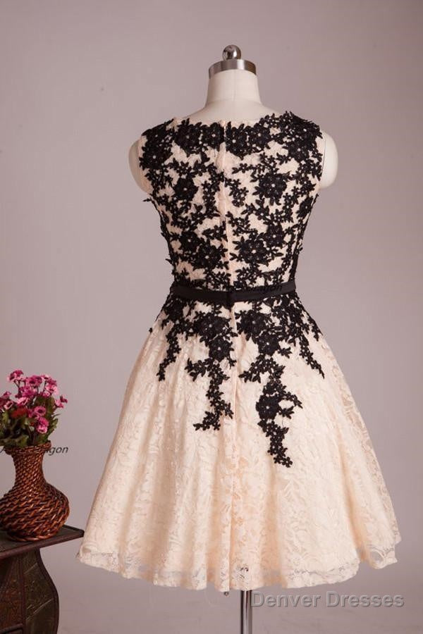 Modern A-Line Jewel Knee Length Lace Homecoming Dress With Appliques
