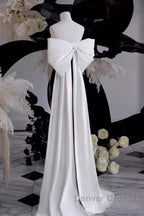 Modest A Line Strapless Long Sleeveless Satin Black Prom Dress