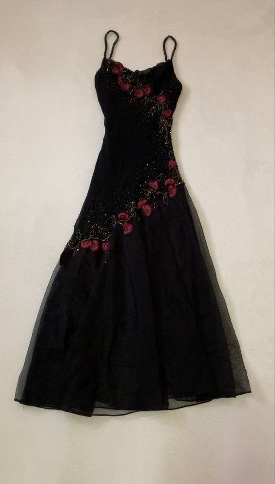 Modest Black Long Prom Dress With Flowers 22Th Birthday Outfits