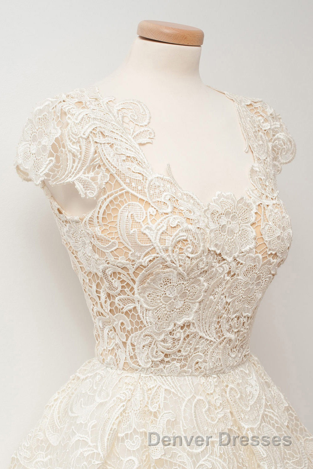 A-line Scoop Lace Short Prom Dress Cap Sleeves Homecoming Dress