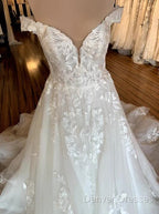 Off The Shoulder Tulle/Lace Wedding Dress