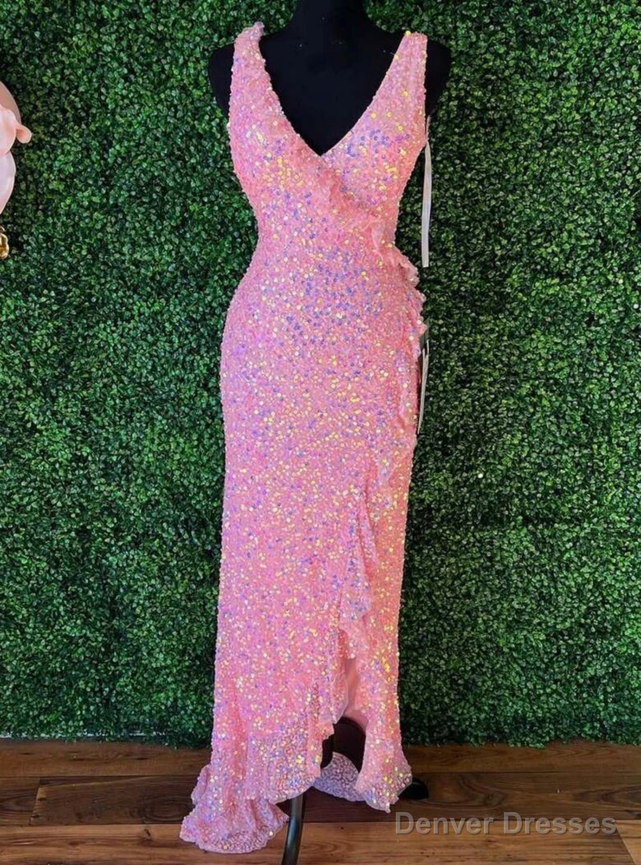 Pink Sequins V-neck Split Prom Dress Main image