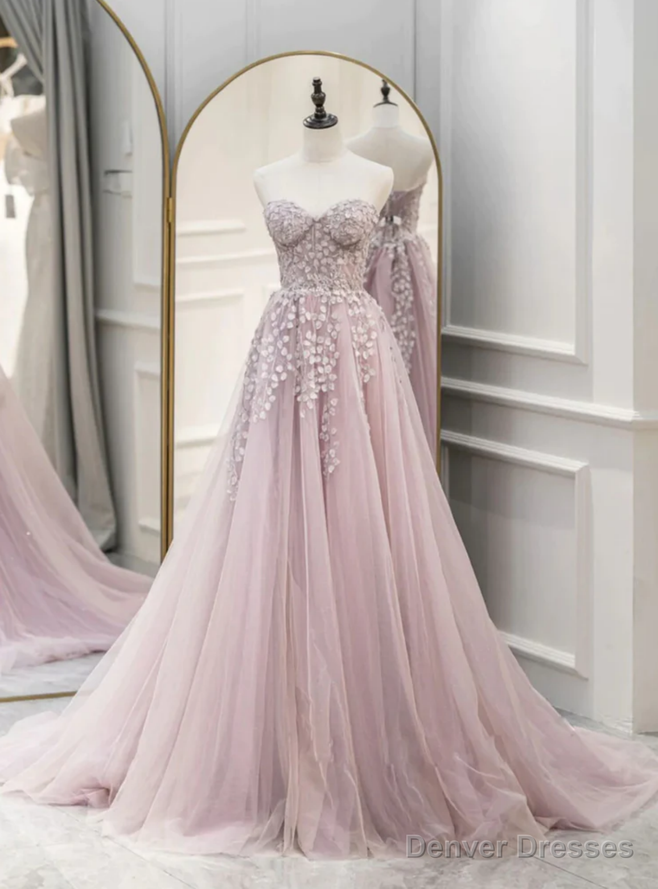 Pink Tulle Sweetheart Appliques Prom Dress Main image