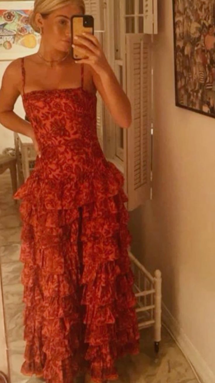 Popular Spaghetti Straps Floor Length Prom Dress New Fashion Tiered Evening Dress Secondary image