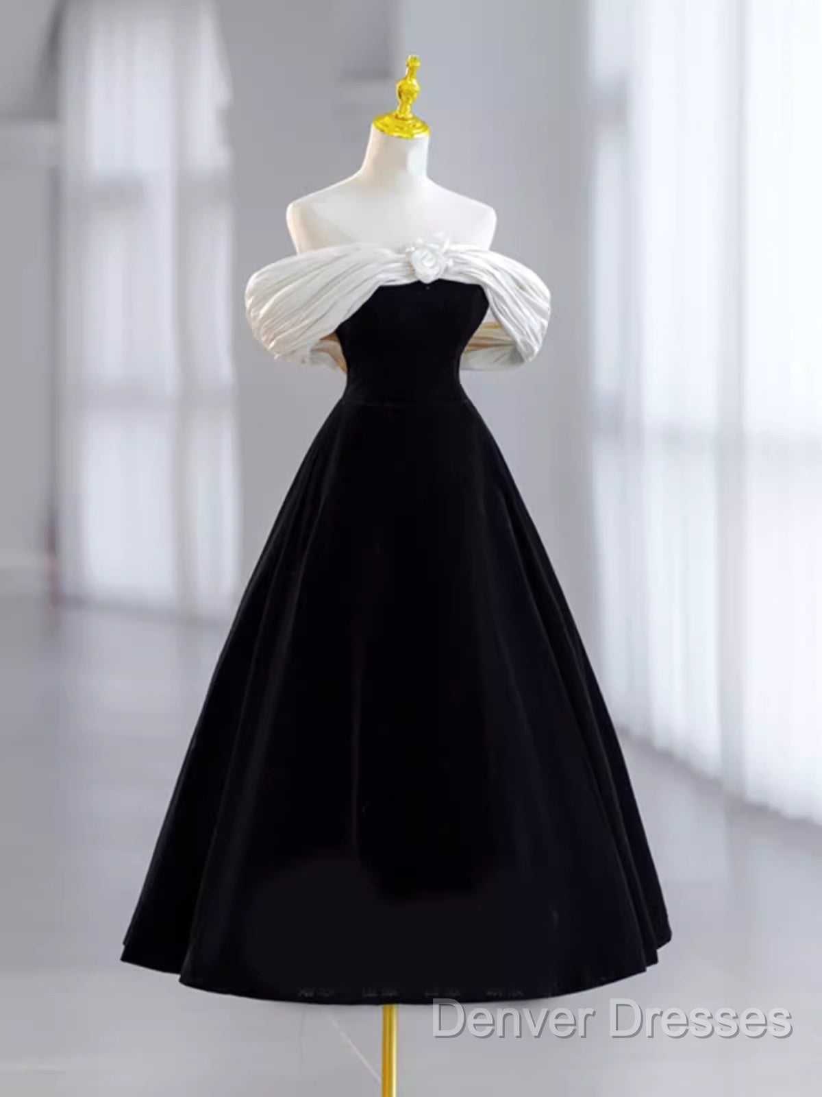 Pretty Ball Gown Off The Shoulder Black Velvet Evening Party Dress Prom Dress With Flower