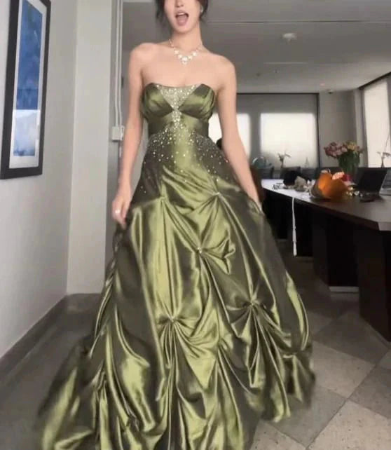 Pretty Forest Green A-Line Long Prom Dress With Silver Beads Sweet Strapless Satin Evening Dress Main image