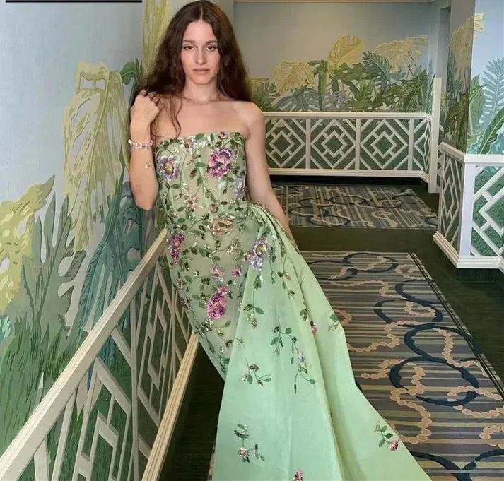 Pretty Sheath Strapless Green Floor Length Evening Dress Organza Prom Dress With Embroidered