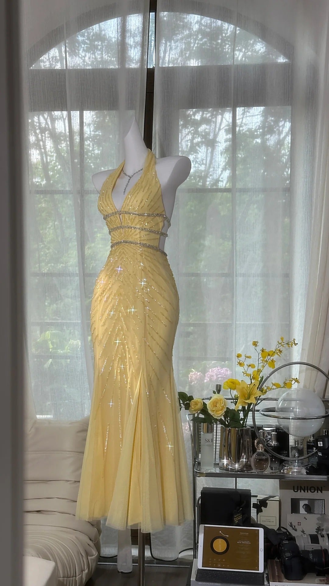 Pretty Yellow Sequin Halter Neck Backless Mermaid Prom Dress Secondary image