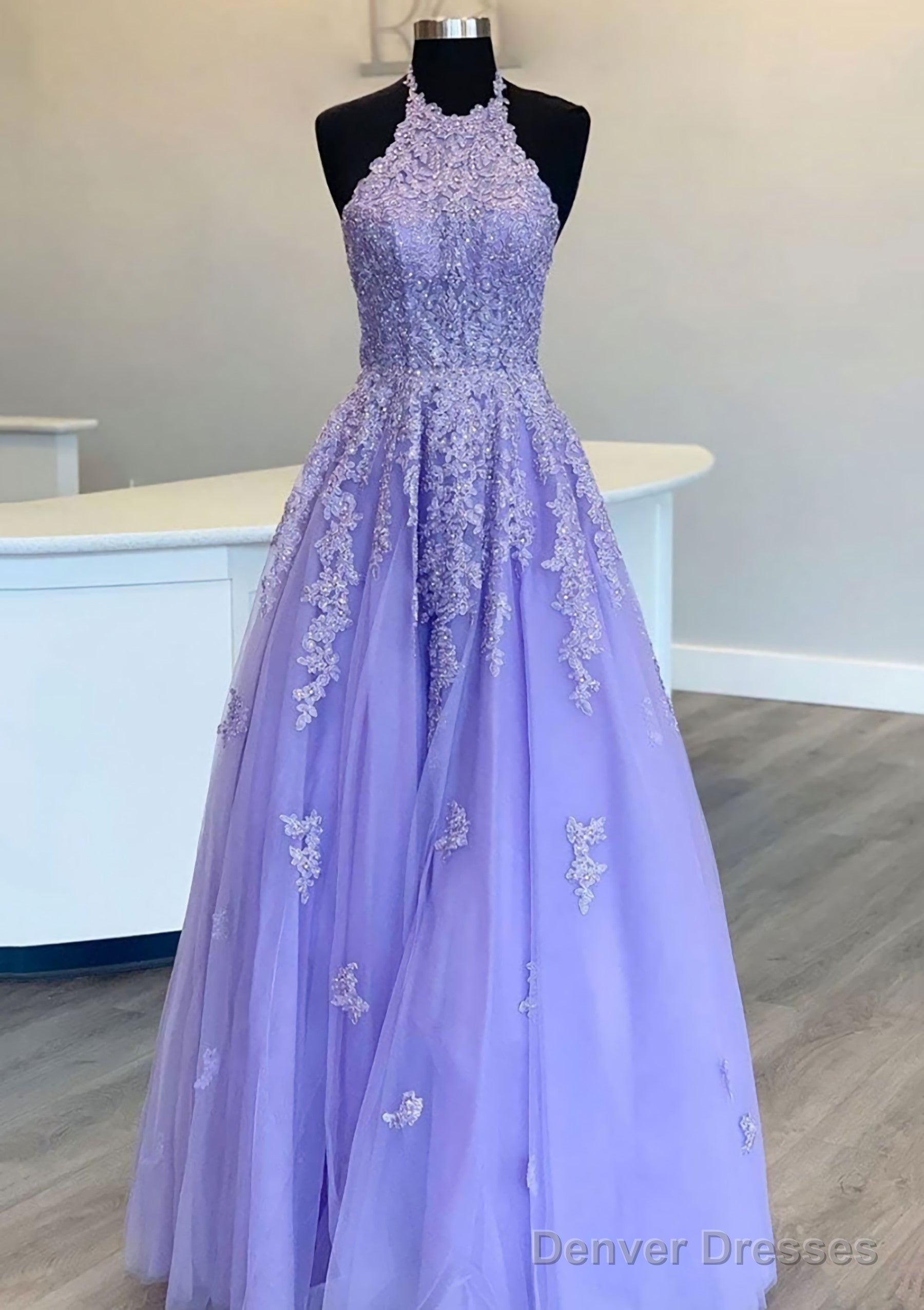 Princess Halter Long/Floor-Length Lace Tulle Prom Dresses With Appliqued Beading