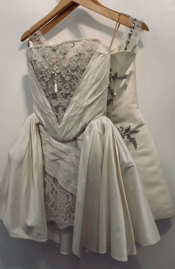 Princess Luxury White Satin Lace A-Line 17Th Birthday Homecoming Dress Main image