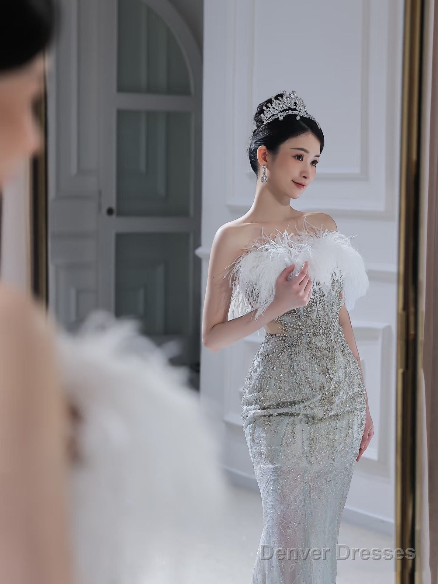 Princess Mermaid Strapless Neckline Long Sequin Feathers Long Wedding Dresses Brides Dress