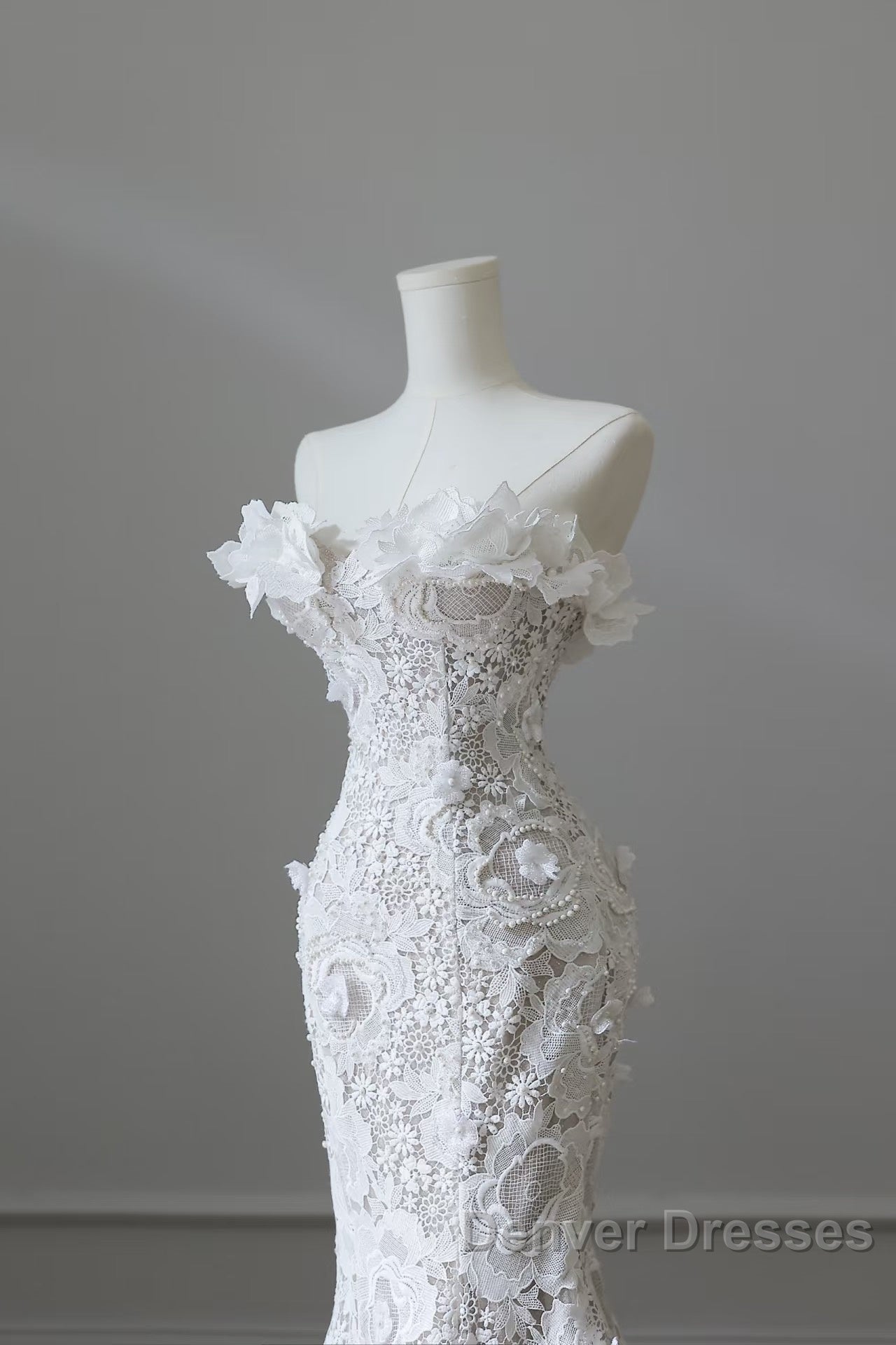 Princess Mermaid Strapless White Lace Long Wedding Dress Brides Dress